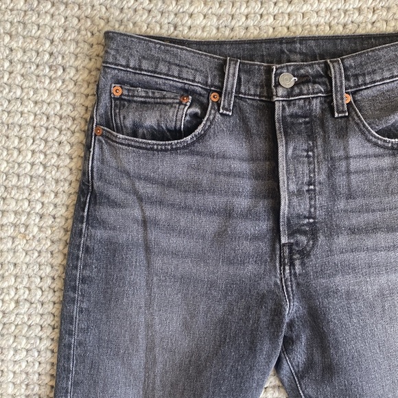 501 Levi’s Button-Fly Black Denim W28L28 - Picture 2 of 9